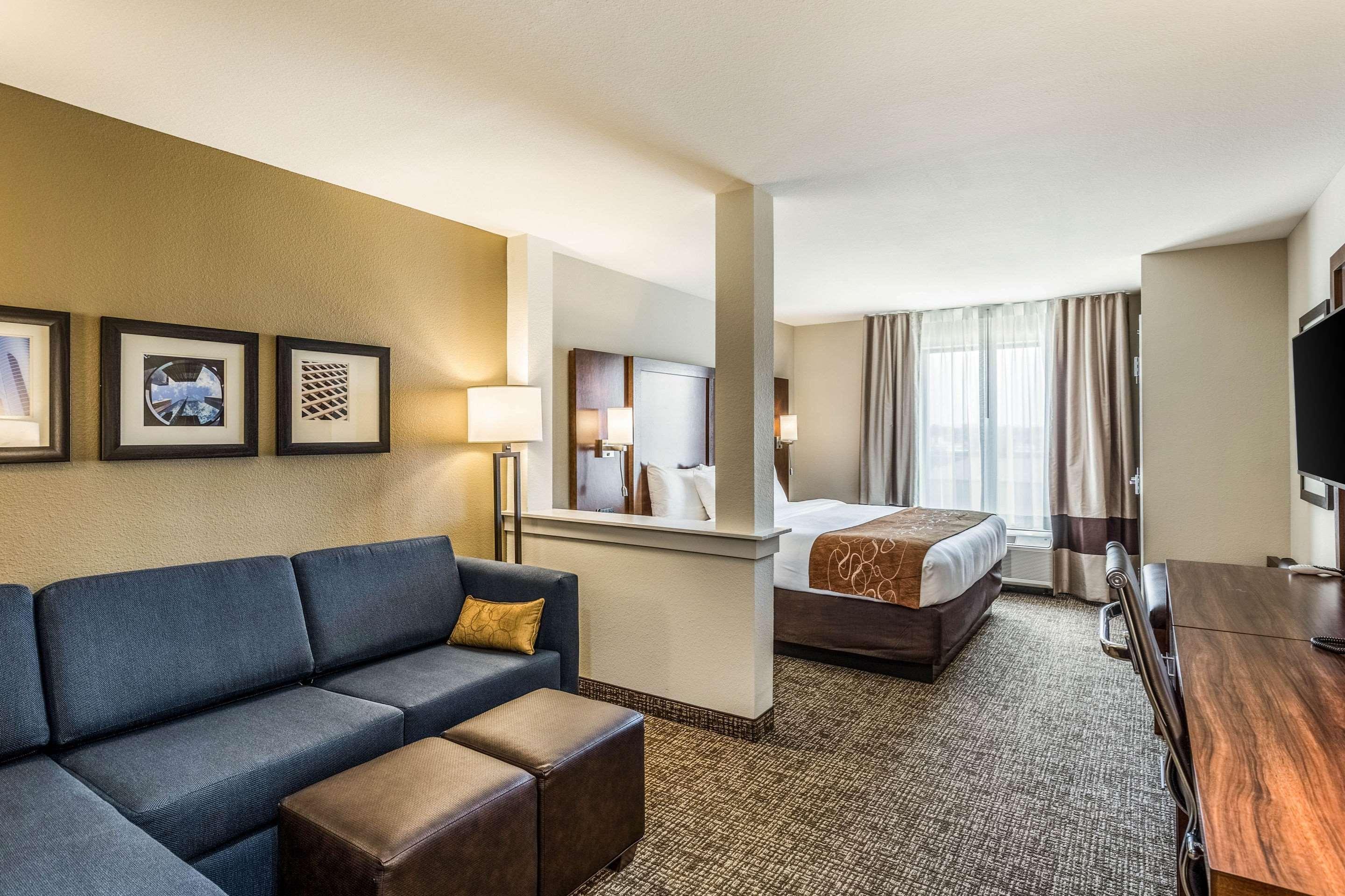 Comfort Suites Channelview Bagian luar foto