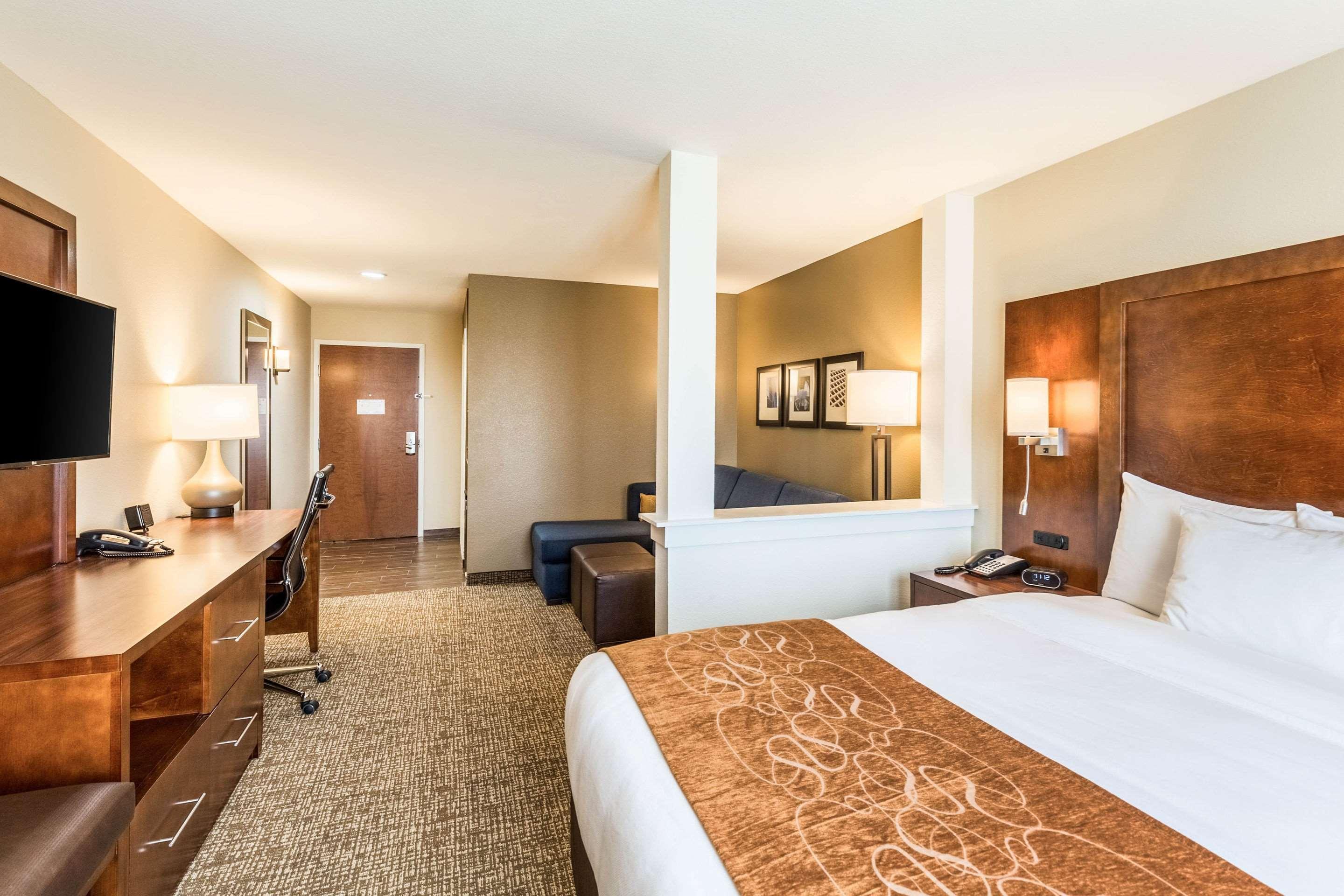 Comfort Suites Channelview Bagian luar foto