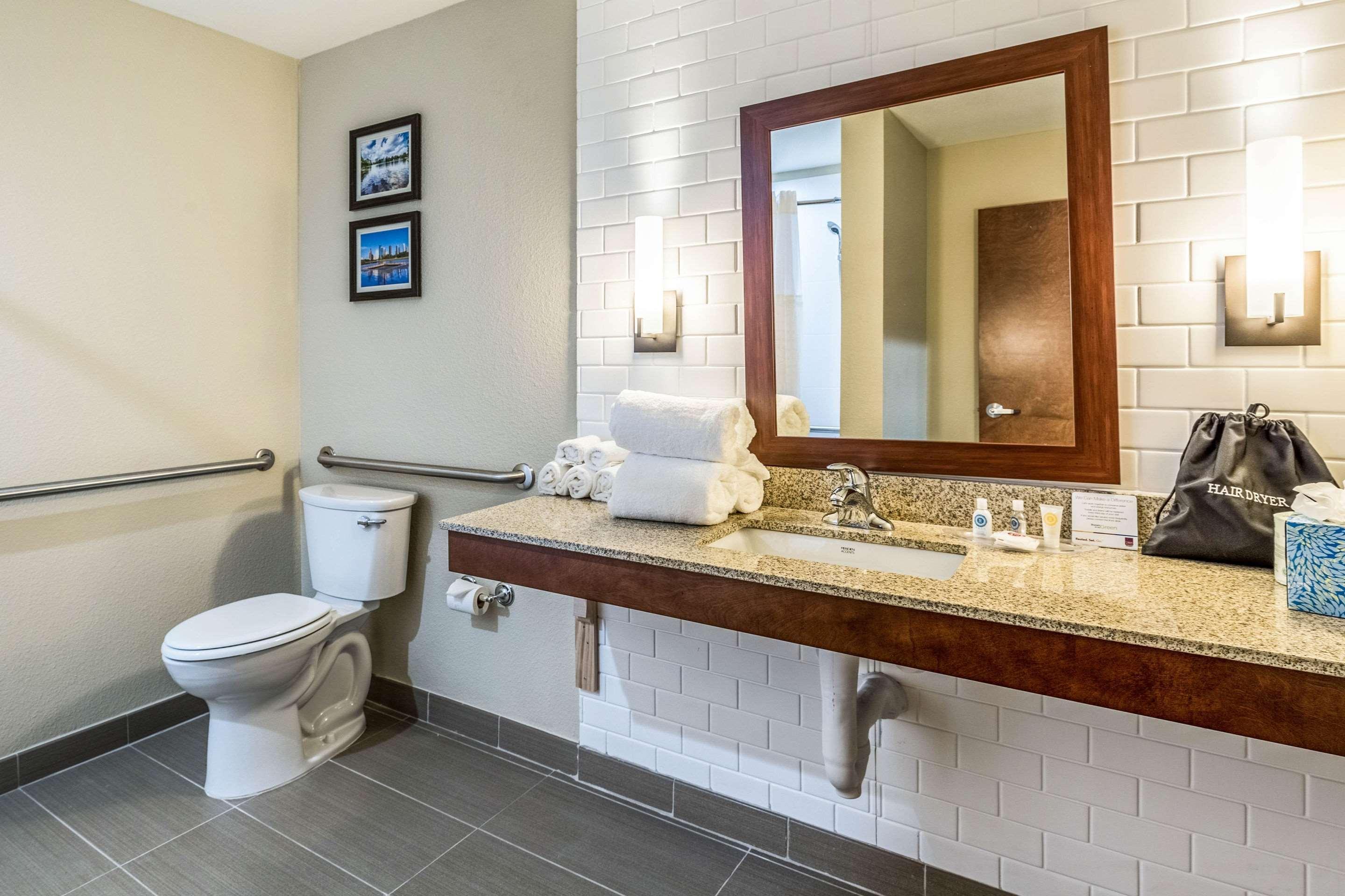 Comfort Suites Channelview Bagian luar foto