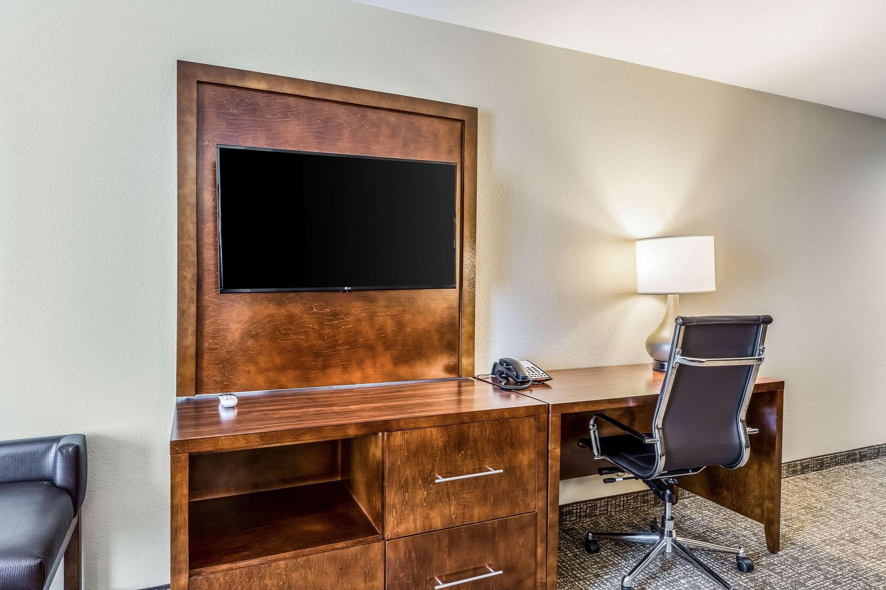 Comfort Suites Channelview Bagian luar foto