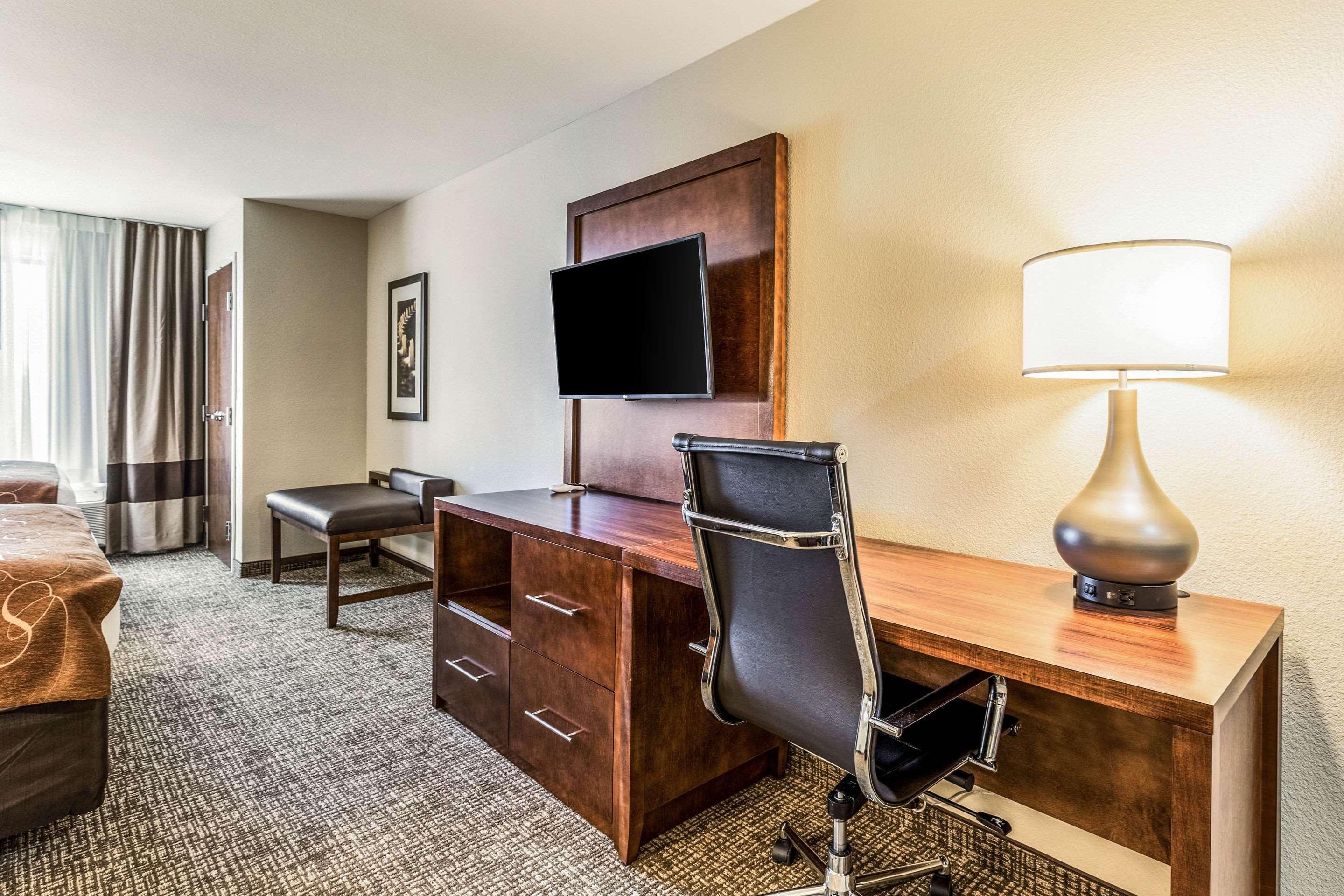Comfort Suites Channelview Bagian luar foto