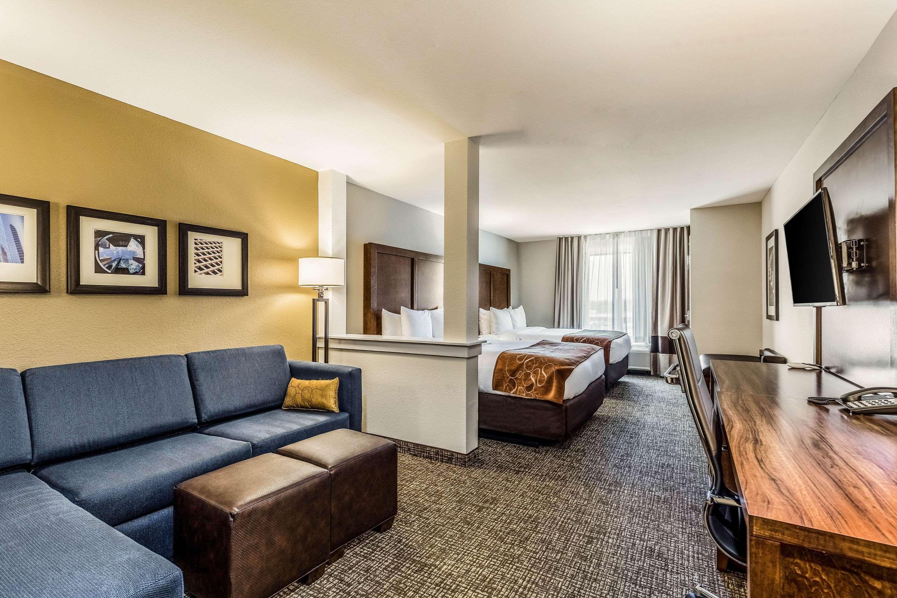 Comfort Suites Channelview Bagian luar foto