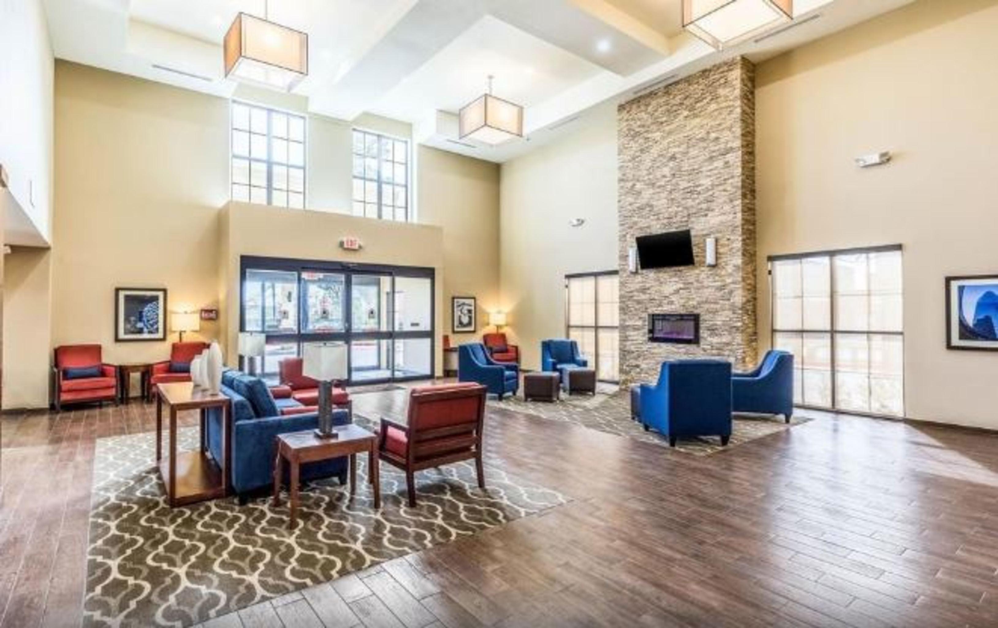 Comfort Suites Channelview Bagian luar foto