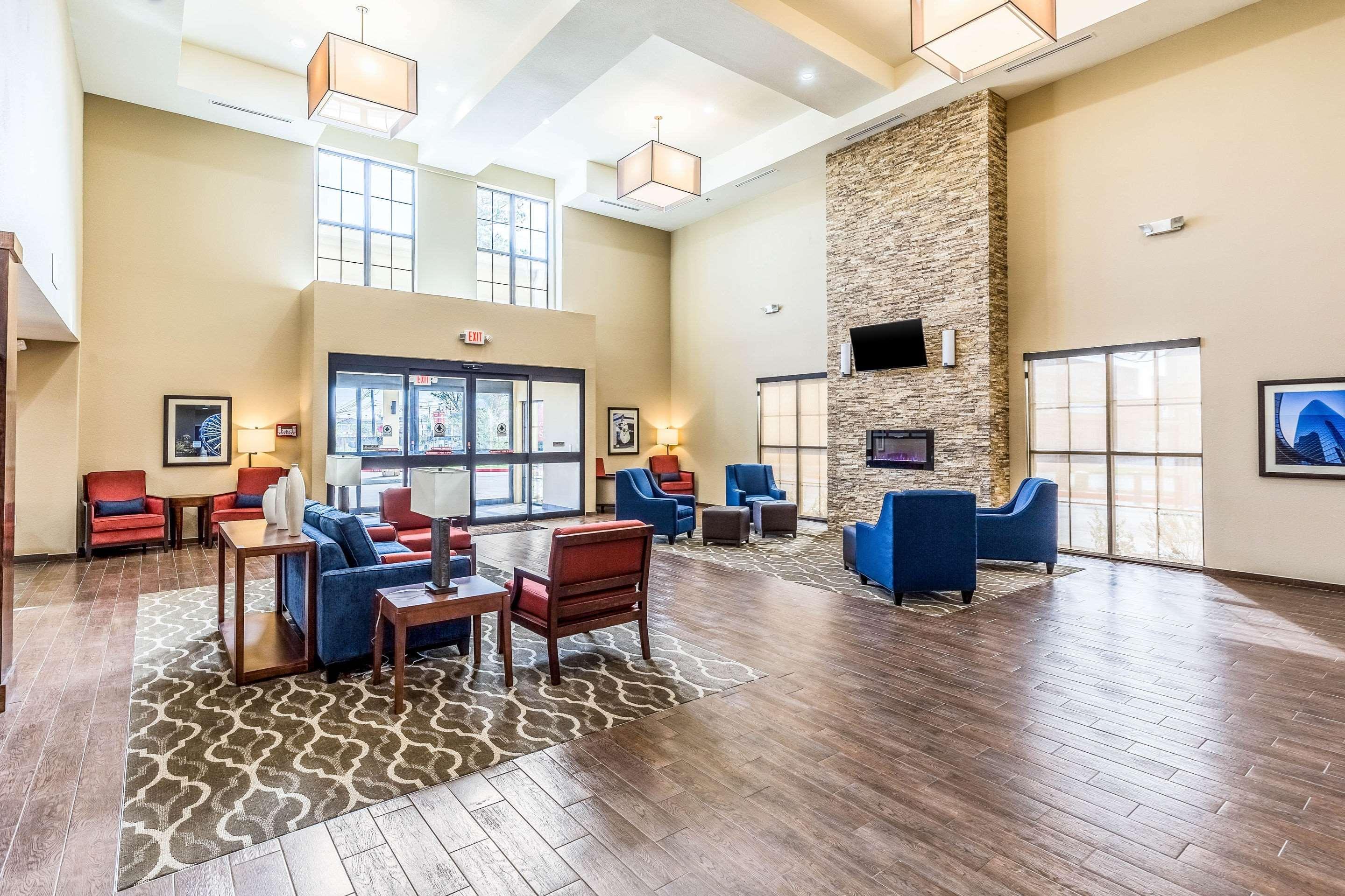 Comfort Suites Channelview Bagian luar foto