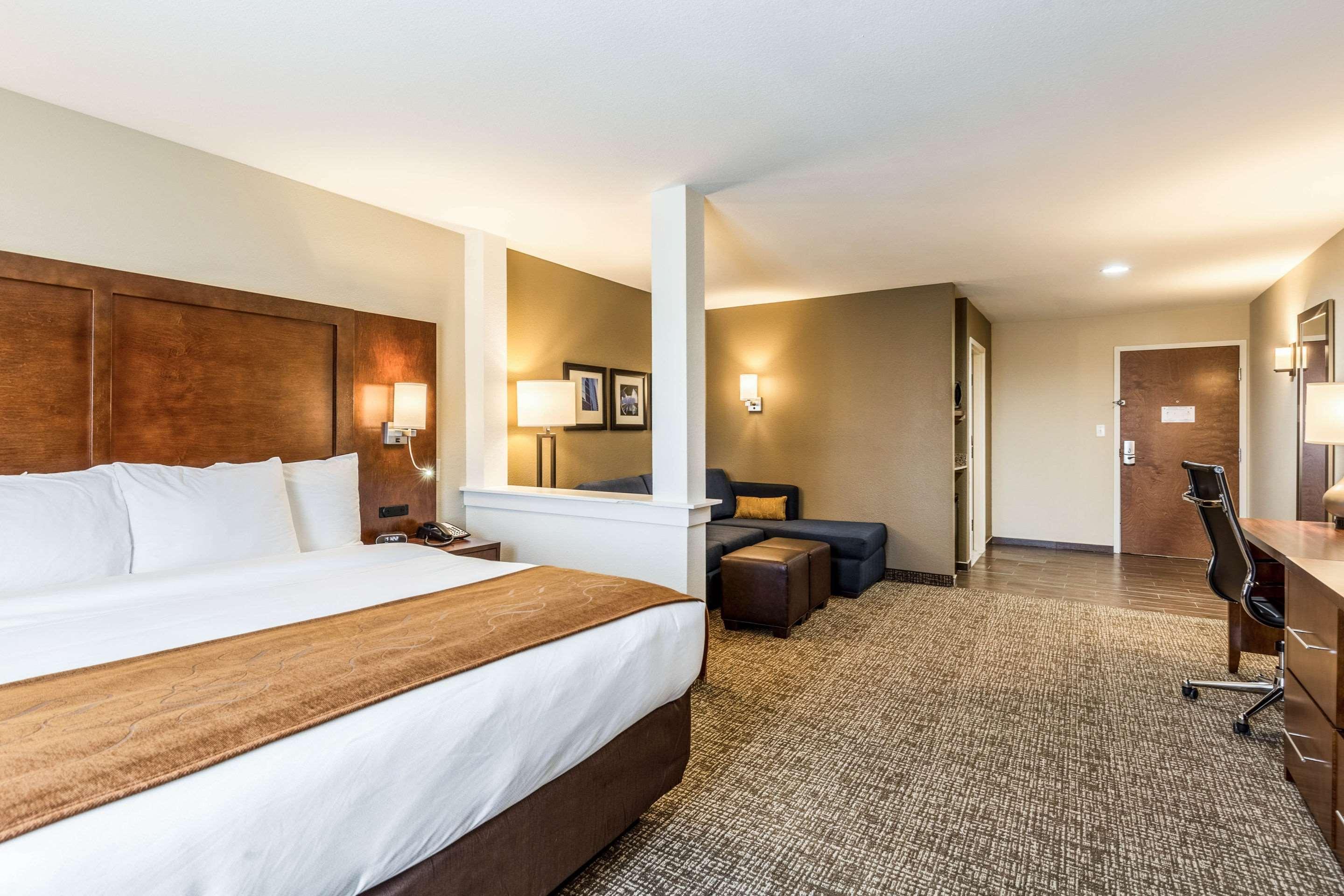 Comfort Suites Channelview Bagian luar foto