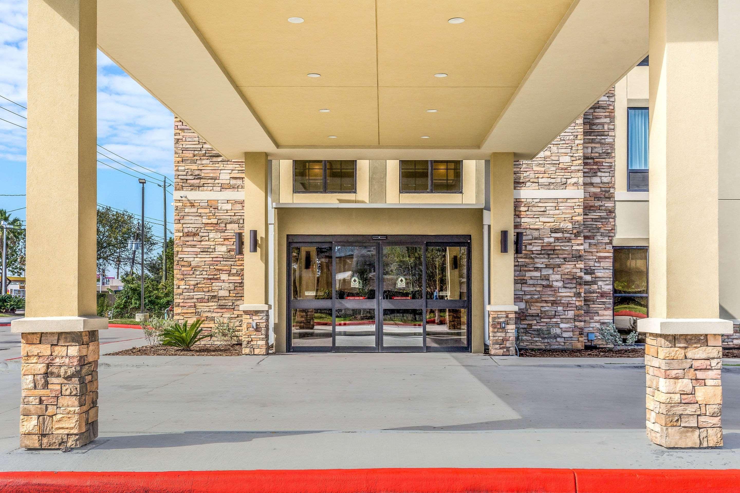 Comfort Suites Channelview Bagian luar foto